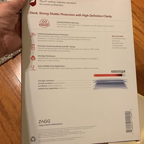 Zagg Invisible shield for iPad 7th & 8th generation/compatible with 9th - Picture 2 of 5